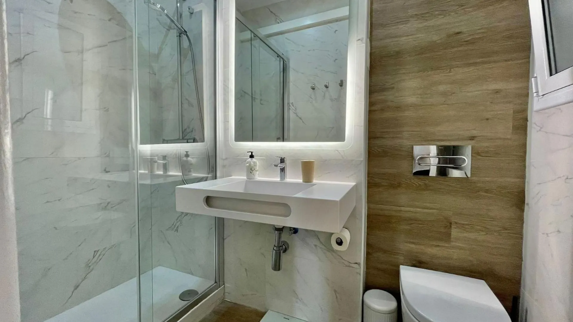 The Gaudi Suites II Barcelona Apartment