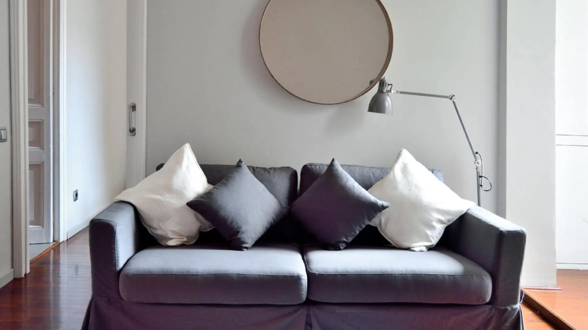 Apartment The Gaudi Suites II Barcelona