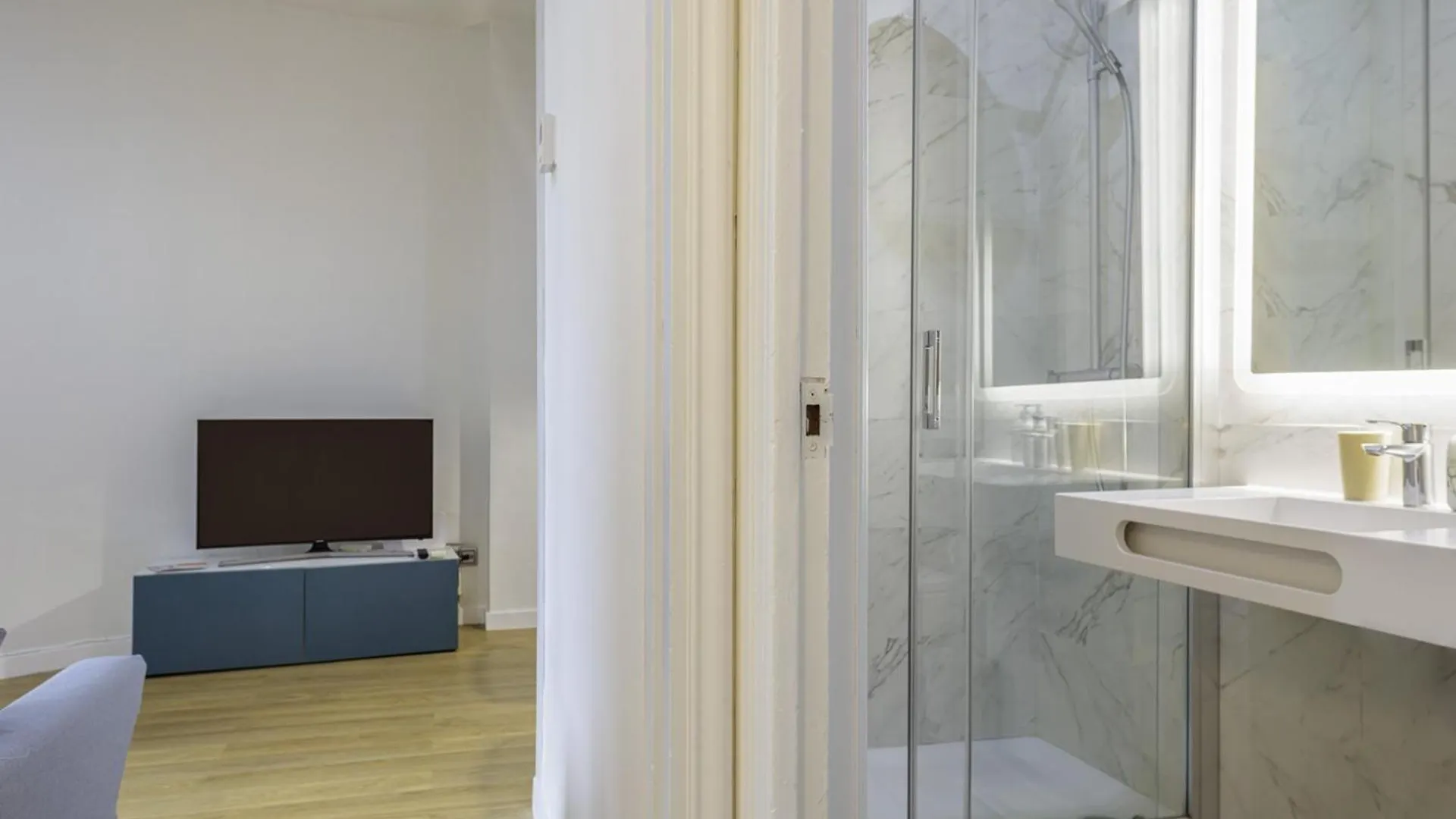 The Gaudi Suites II Barcelona Apartment