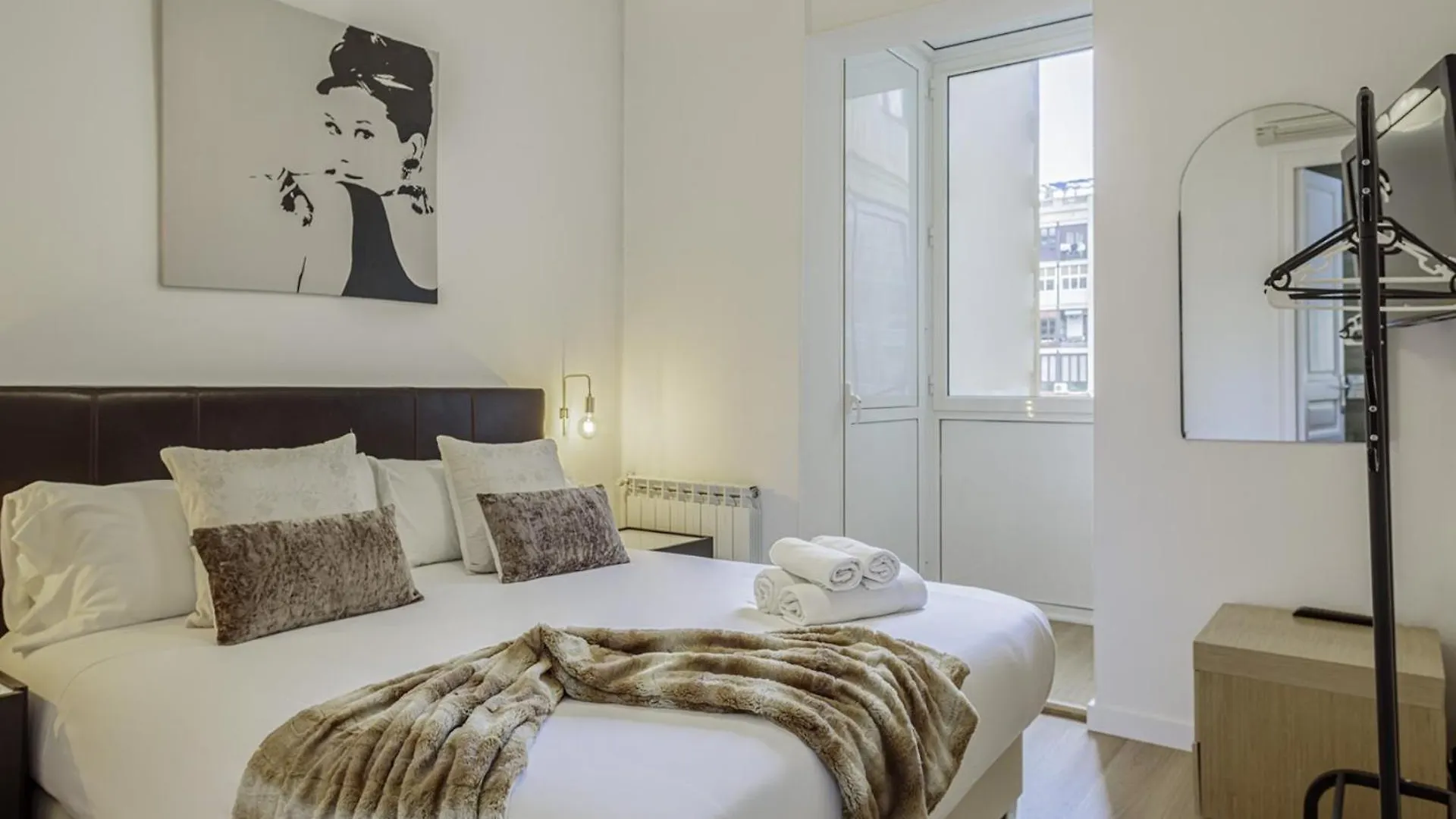 The Gaudi Suites II Barcelona 0*,  Spain