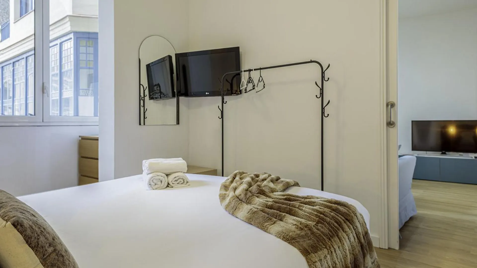 The Gaudi Suites II Barcelona 0*,  Spain